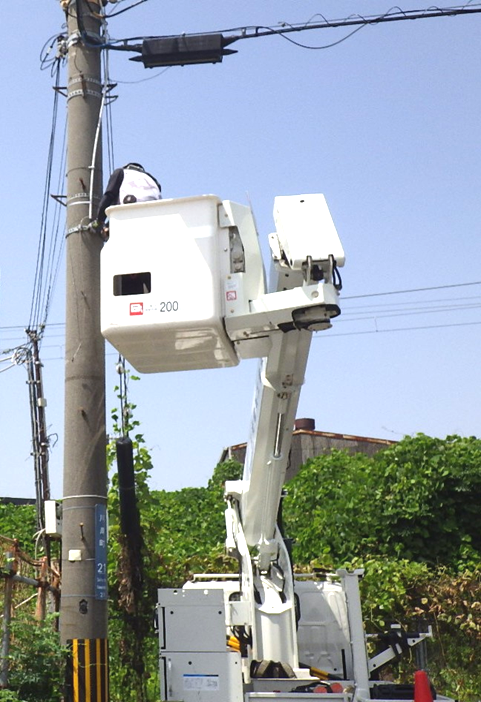 三光電気工業 施工実績　吹田市街路灯設置工事